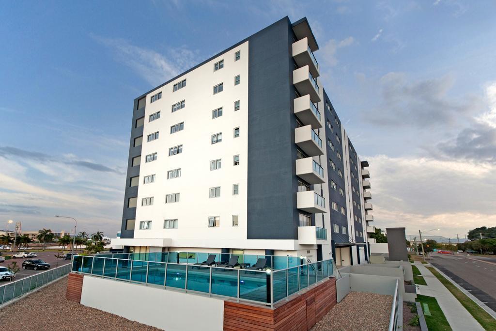 Allure Hotel & Apartments Townsville Exterior photo
