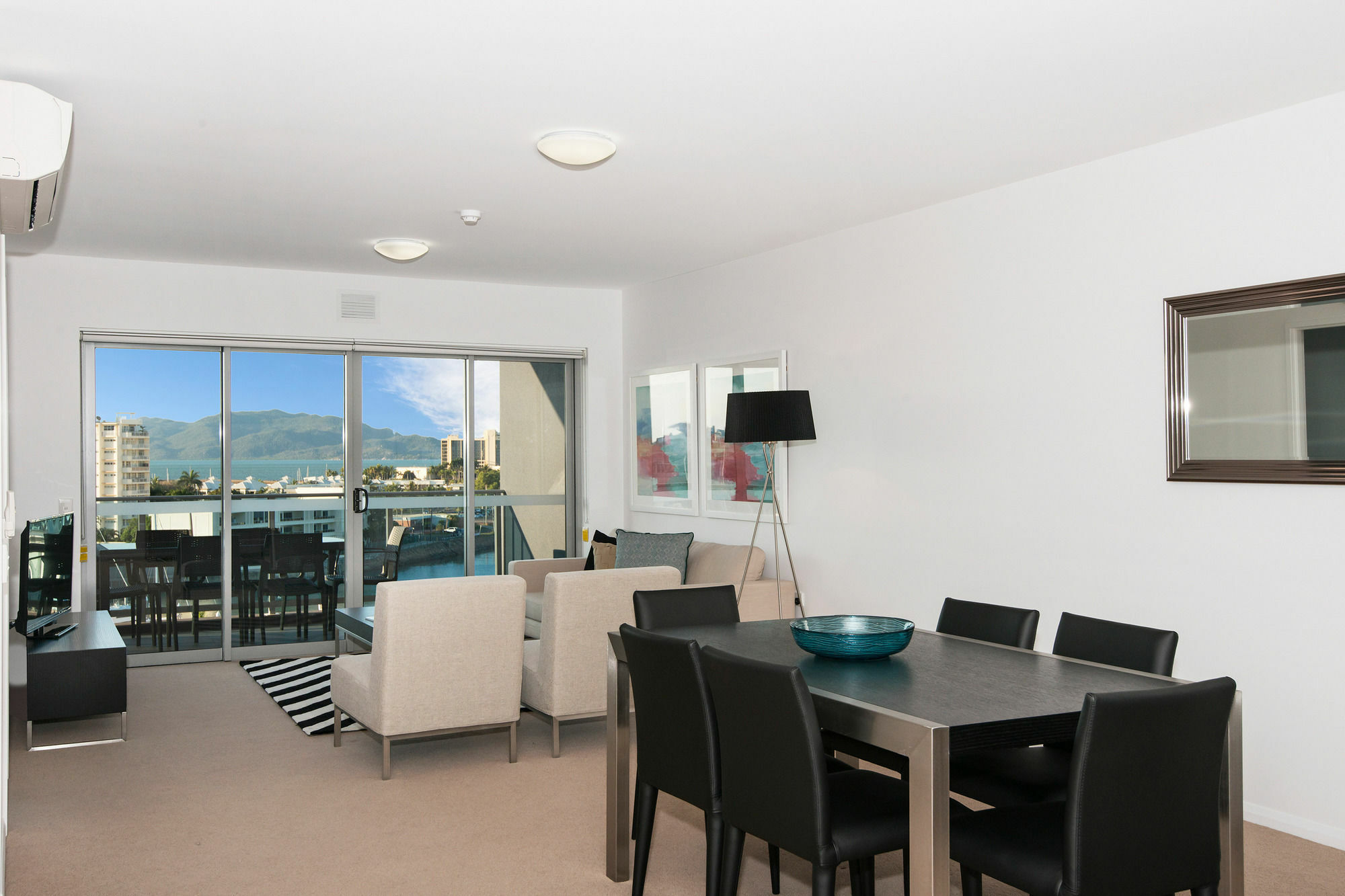 Allure Hotel & Apartments Townsville Exterior photo